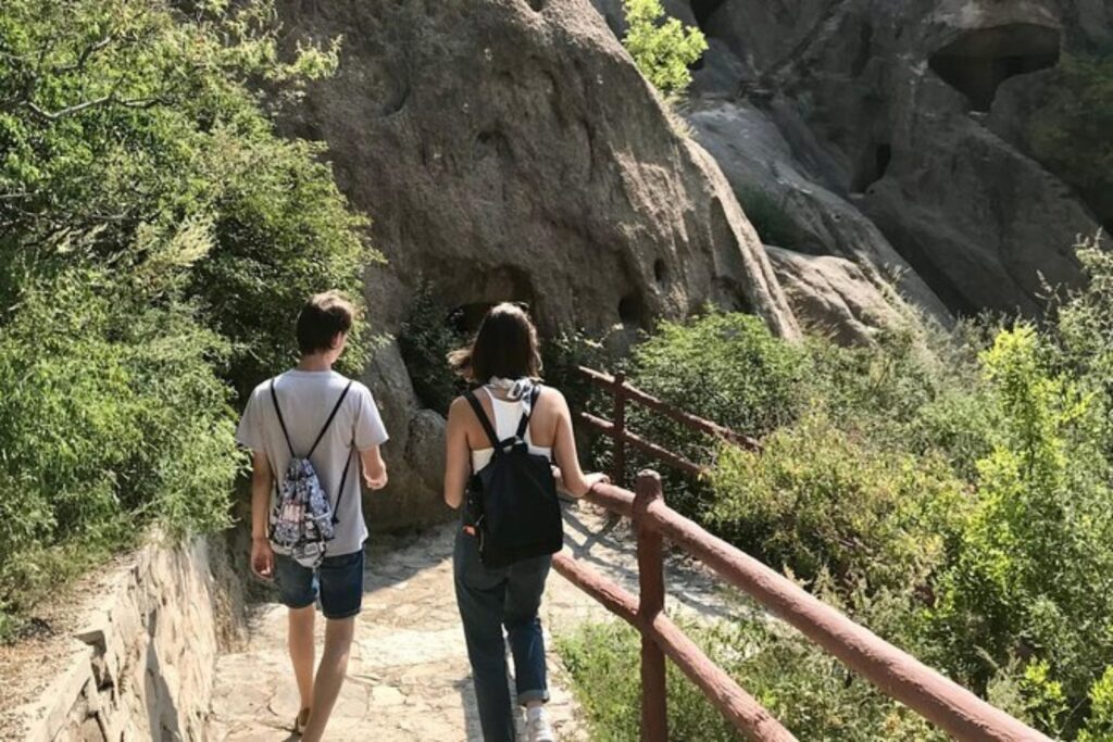 escursione alle grotte di longqing e guyaju con autista parlante inglese